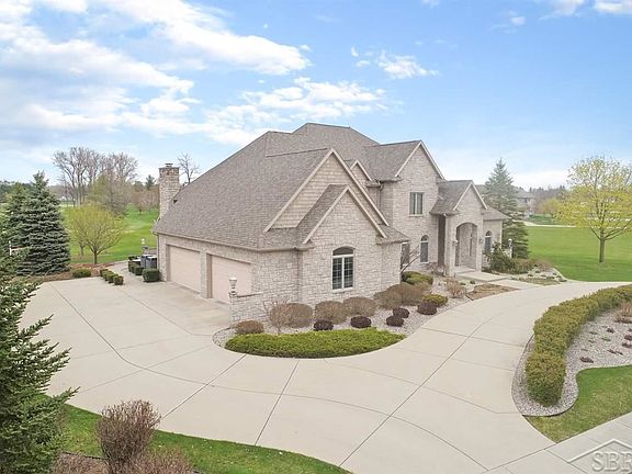 5th image of 20 Woodshire Dr
