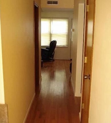 3rd image of 2043 Heritage Pl