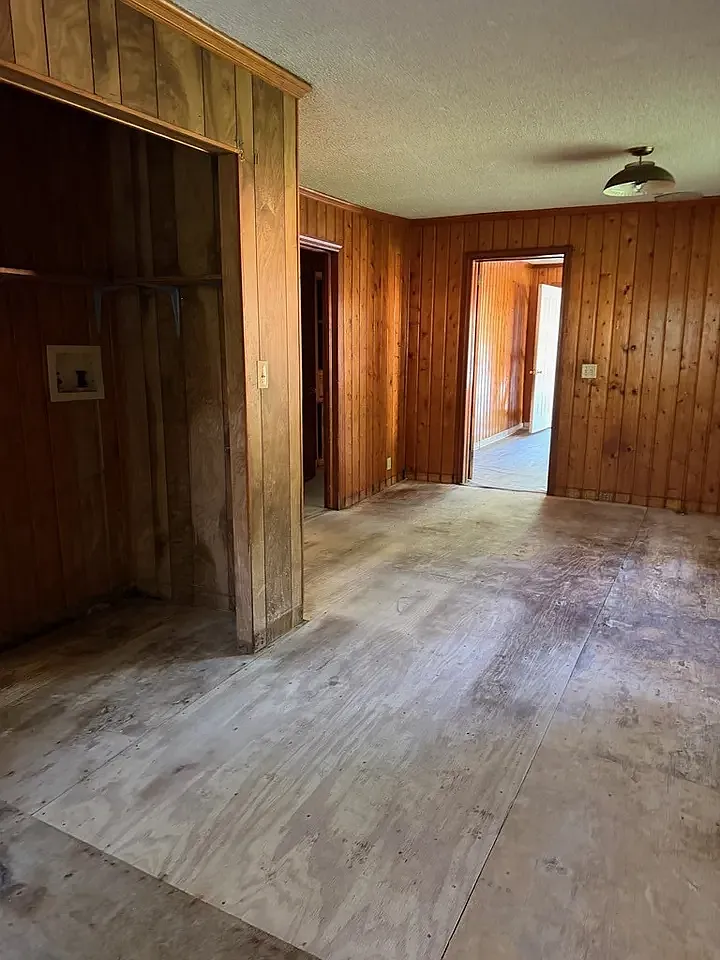 3 bed, 984 sqft, $750 — Photo 1