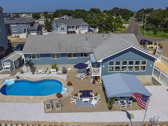 4th image of 659 Bay View Dr