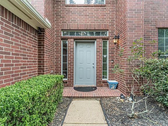 2nd image of 3915 Chestnut Bend