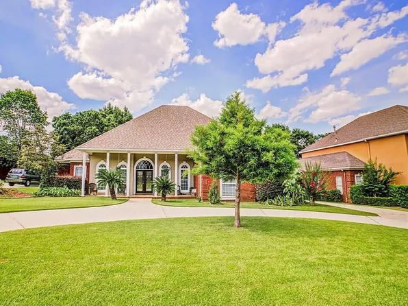 8748 Woodchester Ct, Mobile, AL 36619