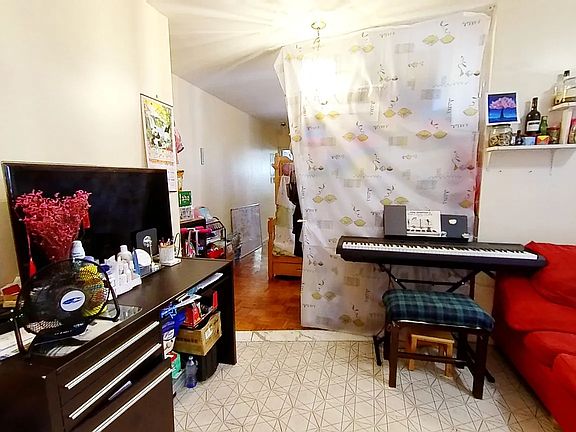 3rd image of 1025 45th St #2NDG