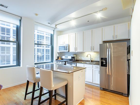 4th image of 208 W Washington St APT 1213