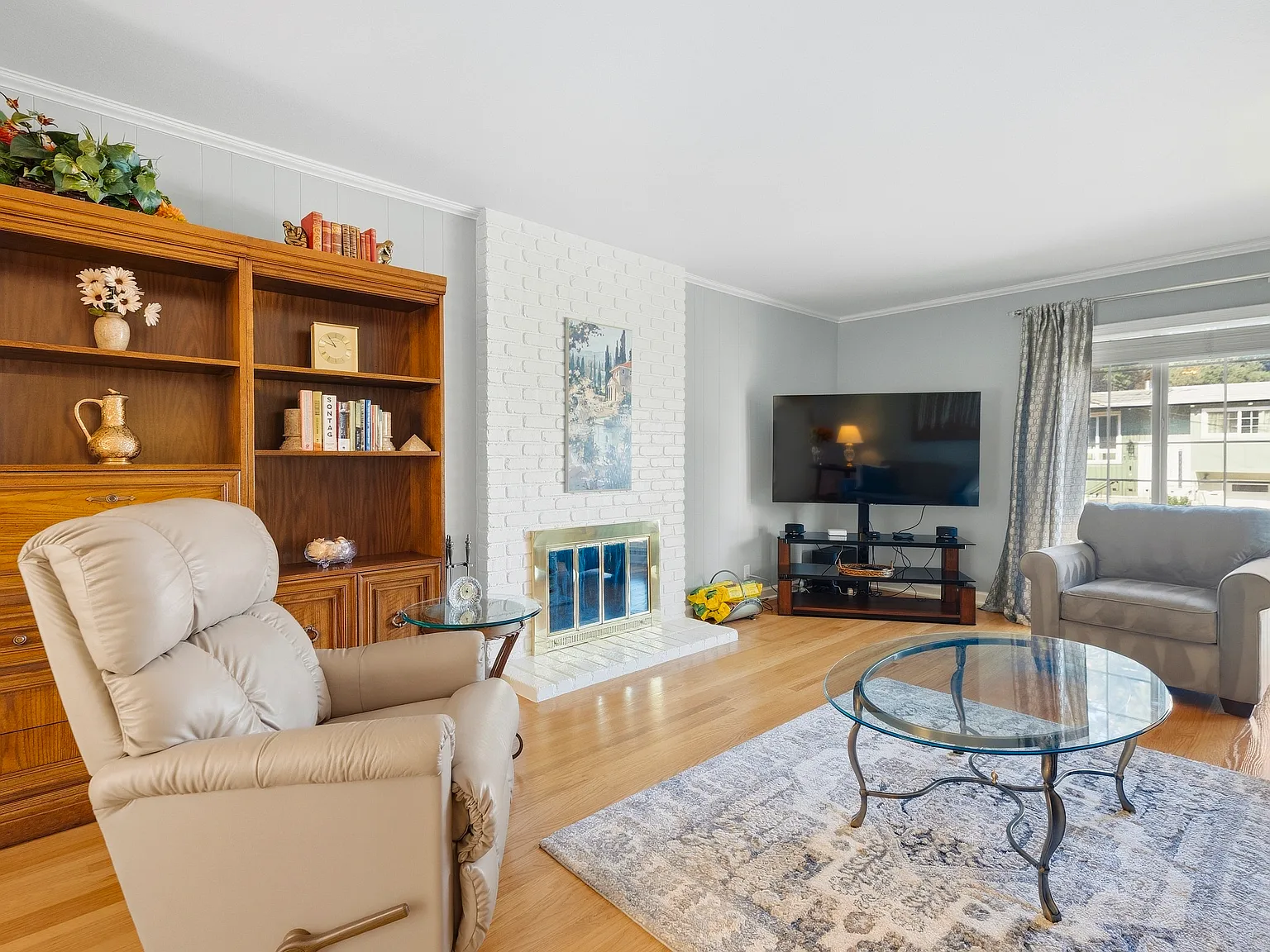 4 bed, 1900 sqft, $6,500 — Photo 3