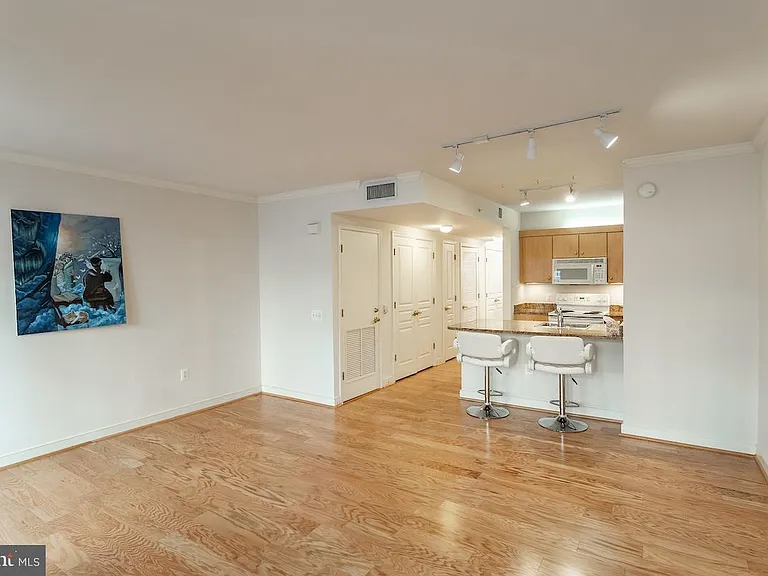 616 E St NW #607 — Photo 8