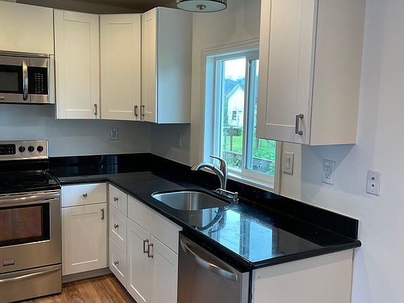 3rd image of 634 Poplar St