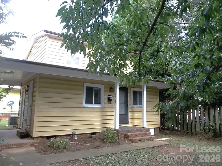 4024 Rosehaven Dr — Photo 2