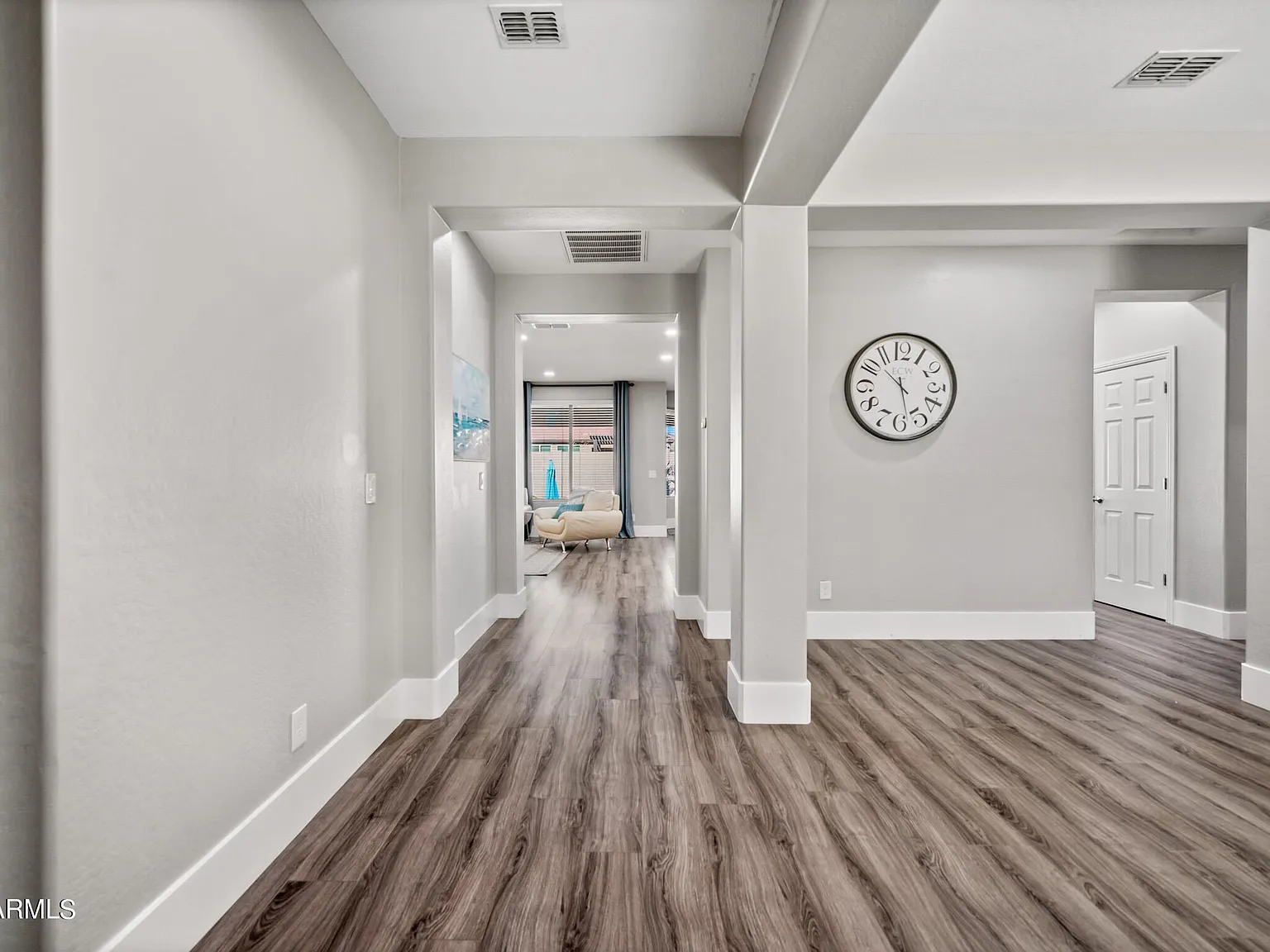 3 bed, 2.0 bath, 2216 sqft, $3,500 — Photo 4