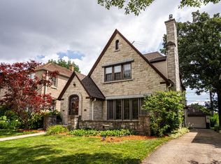 2406 S 52nd St #2408, Milwaukee, WI 53219