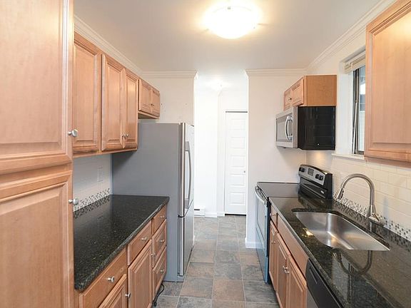 4th image of 407 Drew Ln
