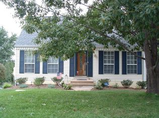 14268 Lindendale Rd, Woodbridge, VA 22193