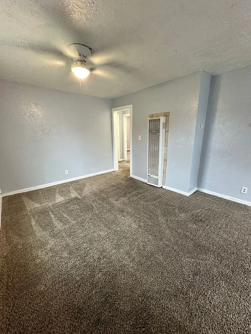 Updated 2 bed 1 bath! — Photo 3