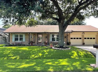 605 Cindyrella Dr, Highlands, TX 77562