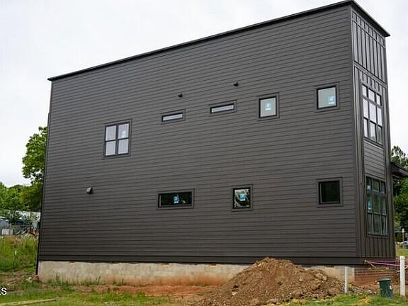3rd image of 1608 Ellen Dawson Way
