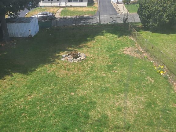 4th image of 37 Ford Ave