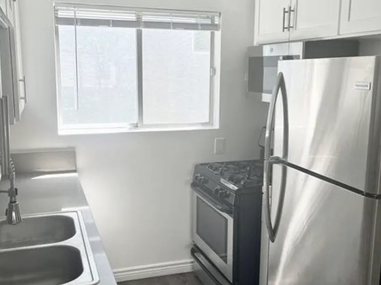 1037 Lincoln Blvd #C — Photo 11