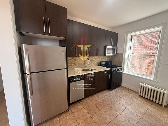 3rd image of 162 Avenue C #1D
