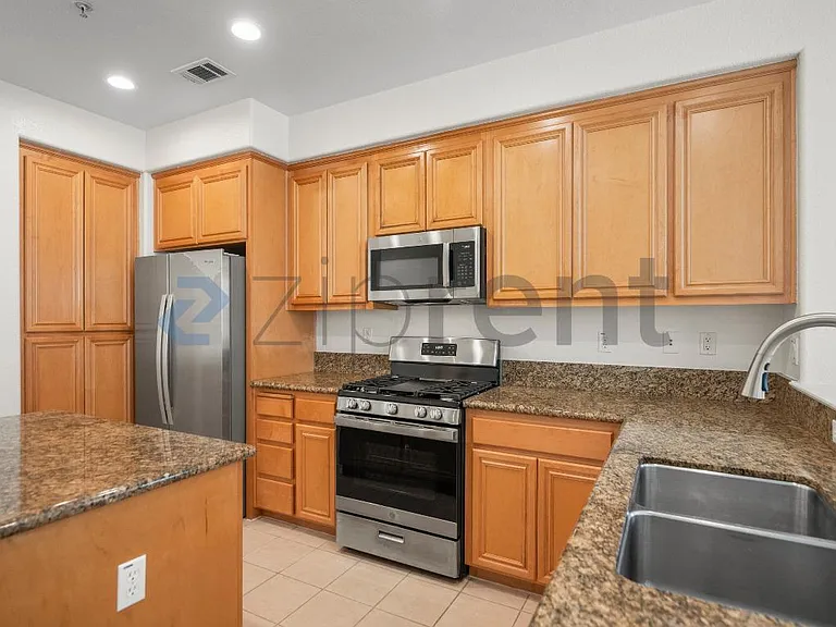 1611 Summer Ln — Photo 11