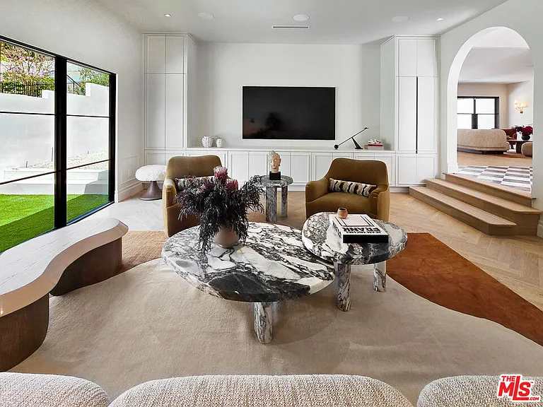 2288 Coldwater Canyon Dr — Photo 8