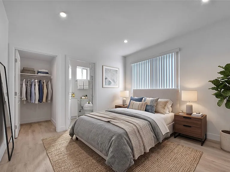 5852 Vineland Ave #5852-2 — Photo 3