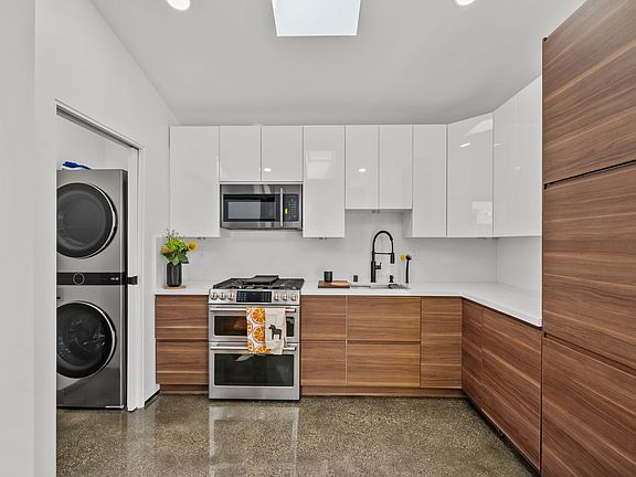 3rd image of 310 W Elm Ave #101