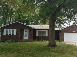 704 E 15th St S, Newton, IA 50208