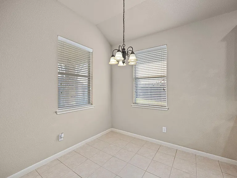 20935 Brodie Ln — Photo 10