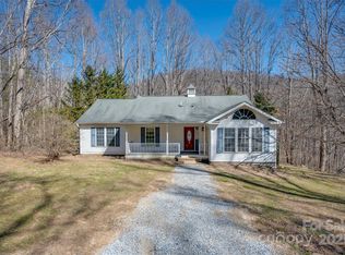 1058 Bearwallow Mountain Rd, Hendersonville, NC 28792