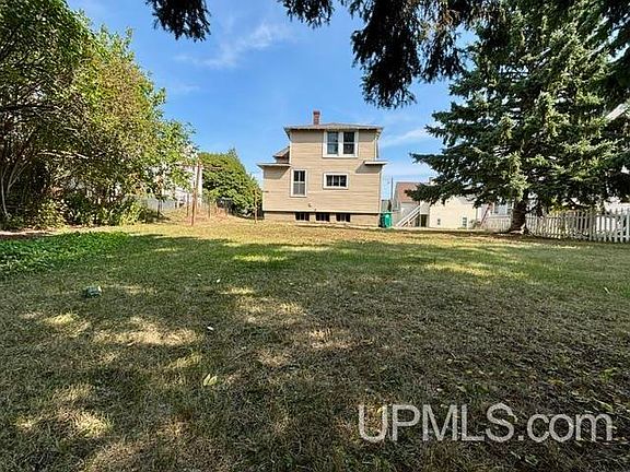 2nd image of 207 Mather St