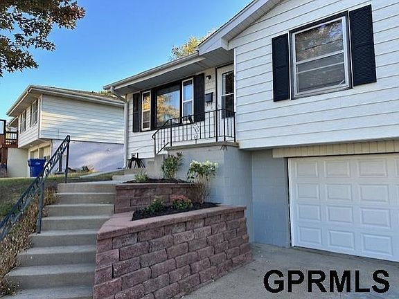 3rd image of 8621 Park View Blvd