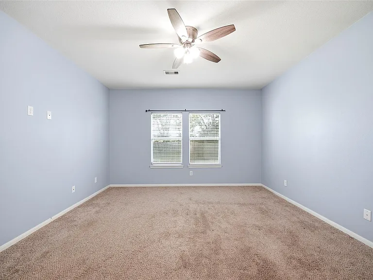 1707 N Highlands Xing — Photo 25