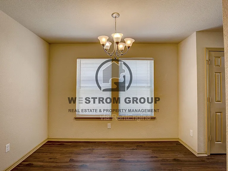 10721 Deauville Dr — Photo 11