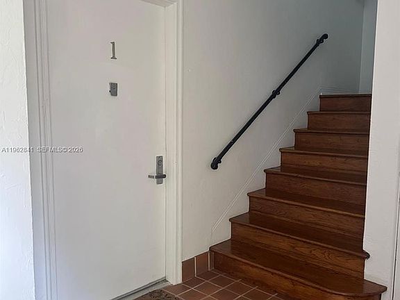 3rd image of 6941 Bay Dr APT A-1
