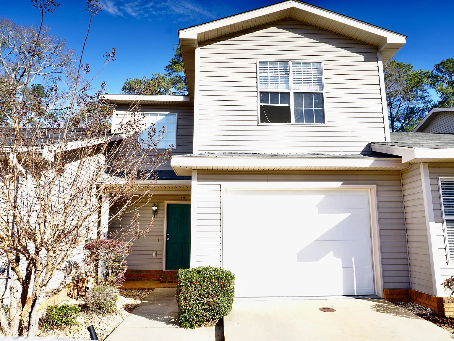 2 bed, 2.5 bath, 1662 sqft, $1,250 — Photo 1