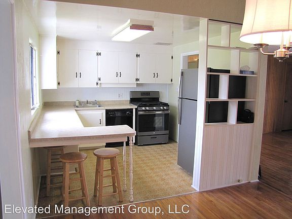 5th image of 2822 Madeira Dr NE