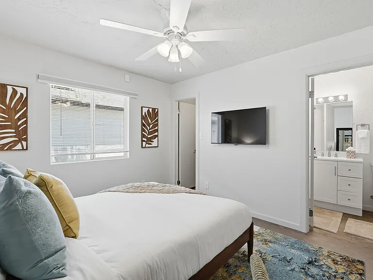 1421 E Roosevelt St #4 — Photo 14