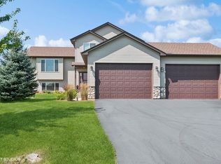 21560 Cottonwood St NW, Oak Grove, MN 55011