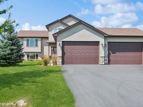 21560 Cottonwood St NW, Oak Grove, MN 55011