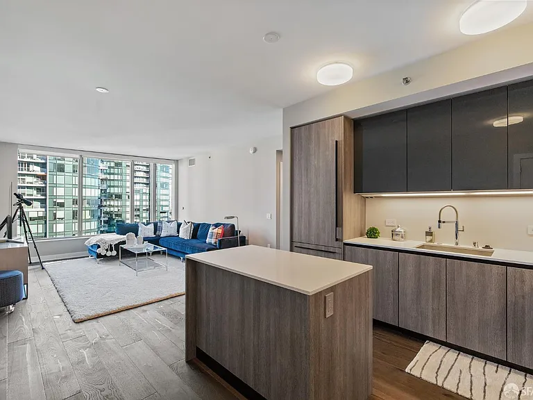 201 Folsom St #27D — Photo 2