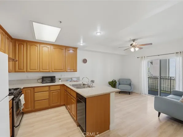 17888 Alburtis Ave APT B117, Artesia, CA 90701