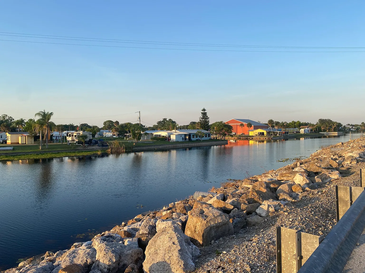 3 bed, 950 sqft, $2,340 — Photo 1