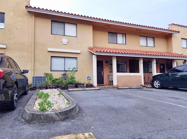 2710 W 60th Pl, Hialeah, FL 33016