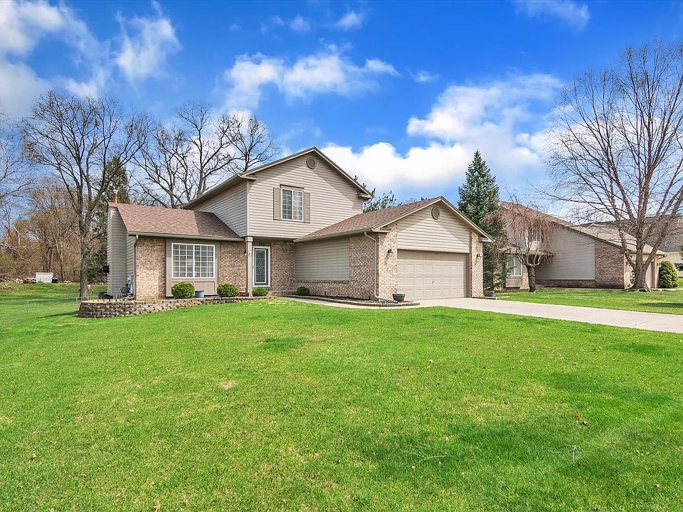 1st image of 392 Pine Creek Ct