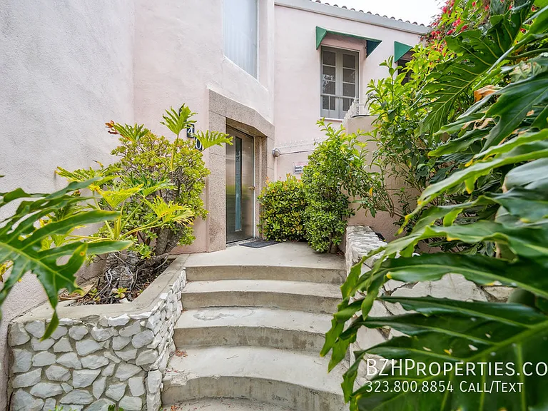 140 S Elm Dr #1 — Photo 11