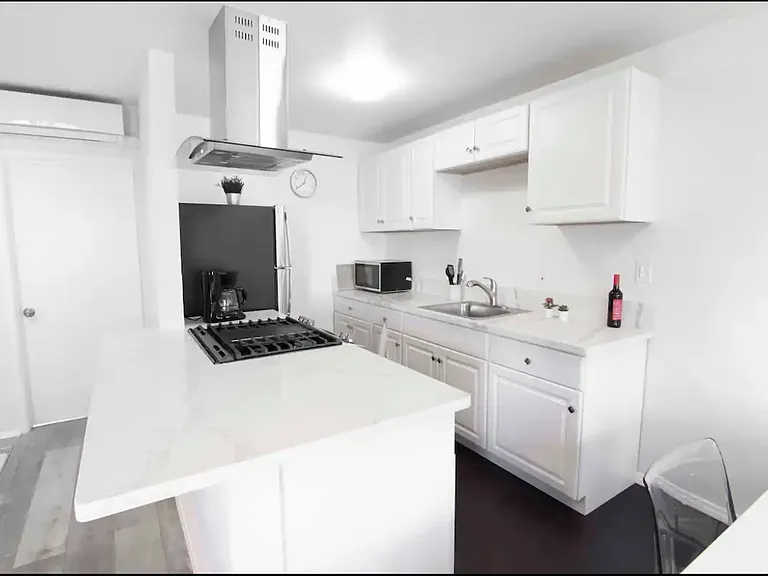 240 3rd Ave #6 — Photo 3