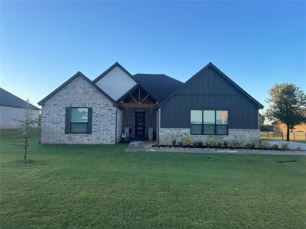 2247 Jackson Ln, Blanchard, OK 73010