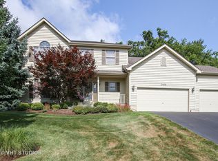 3419 Lakewood Dr, Prairie Grove, IL