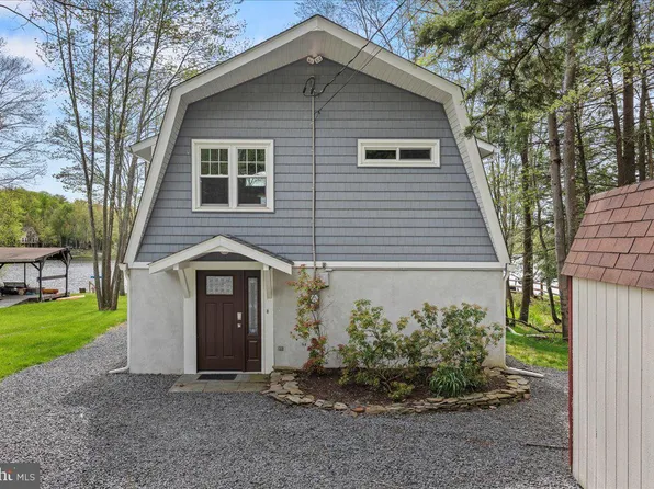 315 Owassa Dr, Pocono Lake, PA 18347