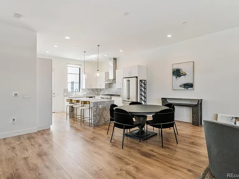 4294 E 8th Pl — Photo 11